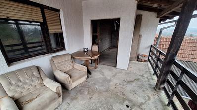 Duga Resa, Mreznicki Brig, dom o powierzchni 360 m², zaledwie 150 m od rzeki Mrežnica i plaży