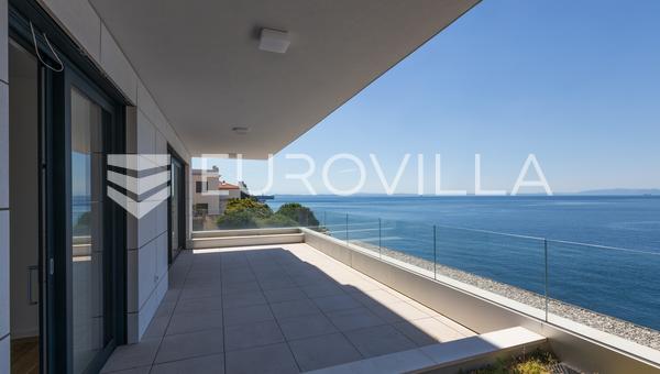 Rijeka, Pecine, NUEVA PROMOCIÓN, lujoso apartamento de cuatro dormitorios, 120,86 m², primera línea de mar