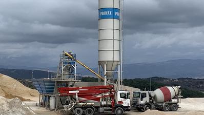 Ostrov Rab, komerční komplex 3 700 m², betonárna, zavedený podnik, vynikající investice