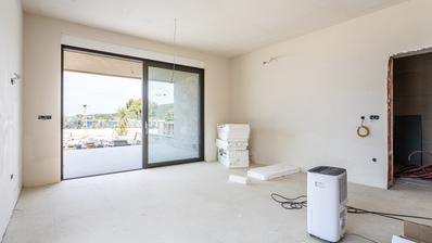 Sevid, dvoupokojový byt v přízemí v první řadě u moře, plocha 64,98 m²