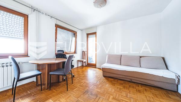 Srednjaci, smuk etværelses lejlighed på 32 m²