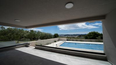 Zadar, Crno, moderan trosoban stan s bazenom, 95 m²