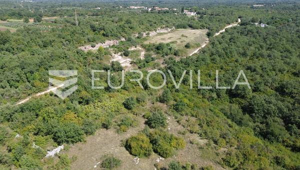 Poreč, Perci - terreno espaçoso em uma posição isolada