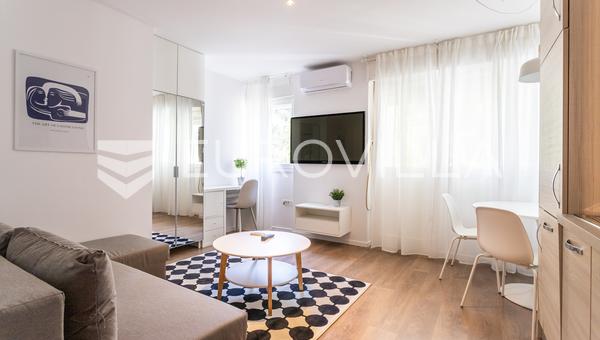 Bol, studio apartmán k pronájmu na dlouhodobé bázi, 25 m².