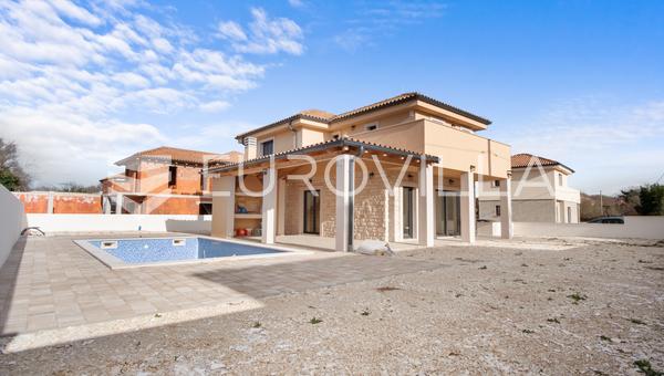 İSTRIA, Svetvincenat, Cukrici - 155 m² villa, yazlık mutfaklı teras, yüzme havuzu