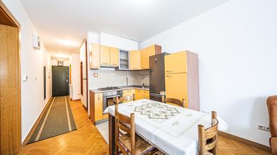 Zagreb, Donje Svetice, kaksio, 52 m² autotallilla
