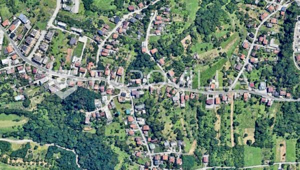 Zagreb, Bijenik, parcela edificable de 3433 m² con edificio