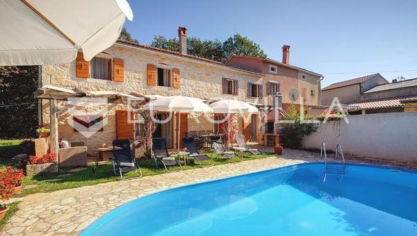 Ístria, Gračišće, autêntica casa de pedra istriana com piscina