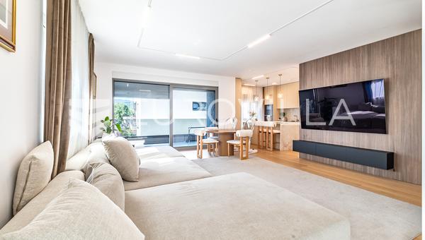 Samobor, lussuoso appartamento su due piani con quattro camere da 122,28 m² con loggia, terrazza e sauna