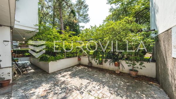 Zagreb, Tuškanac peterosoban stan 122 m2 s terasom 42 m2