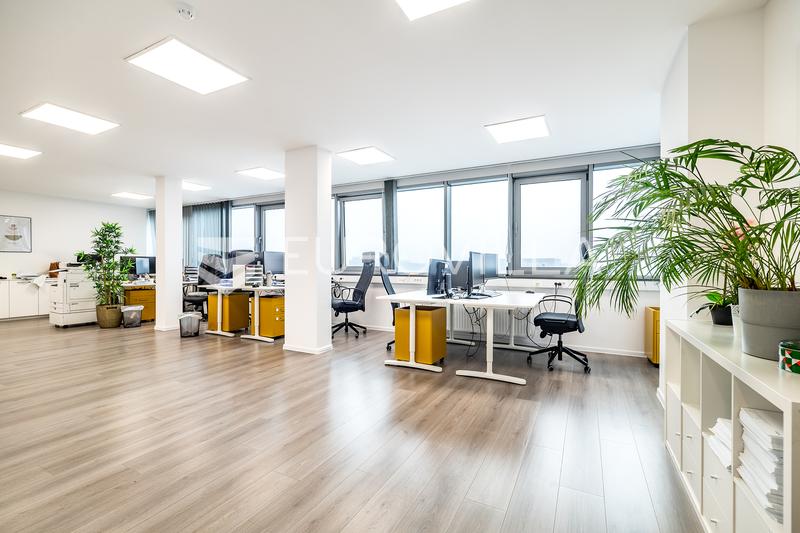 Lucko, kontor- og lagererhvervslokale på 978 m² i en erhvervsbygning - 2