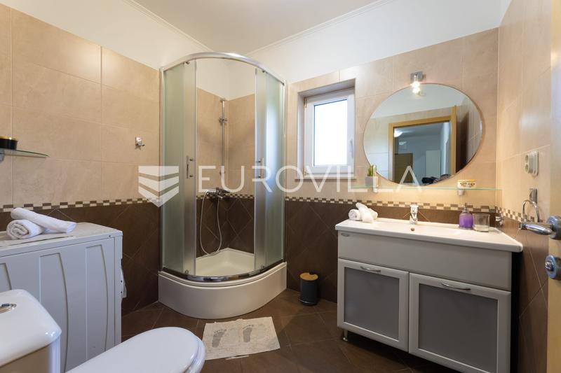 Kaštel Novi, komfortní dvoupokojový byt - 8