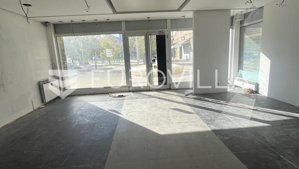 Slavonski Brod, Sentrum Attraktivt næringslokale på 75 m² til leie i Cipelic