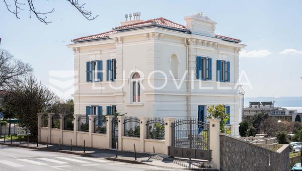 Rijeka, Vukovarska gatan, exklusiv villa med tre garageparkeringsplatser och havsutsikt