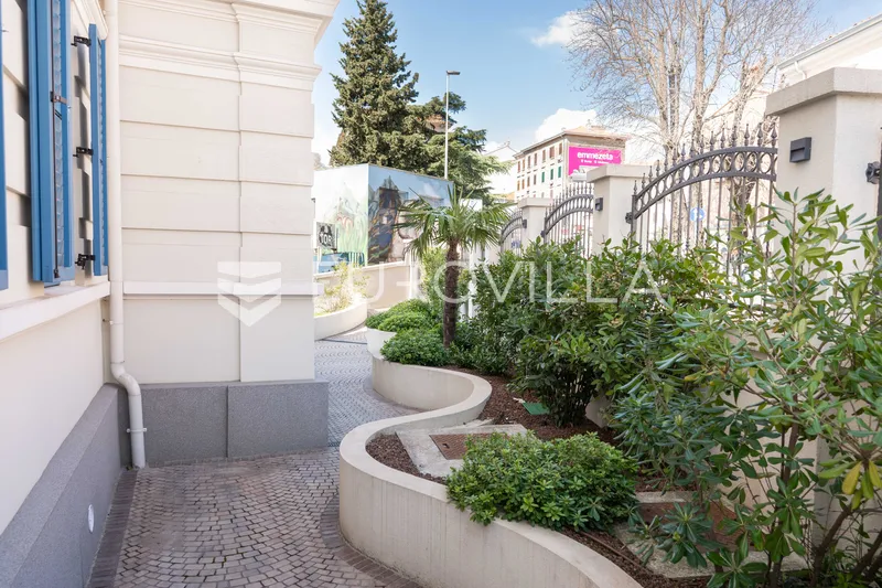 Rijeka, Vukovarska ulica, ekskluzivna vila s tri garažna mjesta i pogledom na more 32