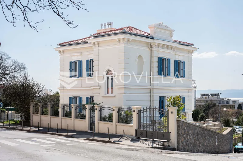 Rijeka, Vukovarska ulica, ekskluzivna vila s tri garažna mjesta i pogledom na more 23