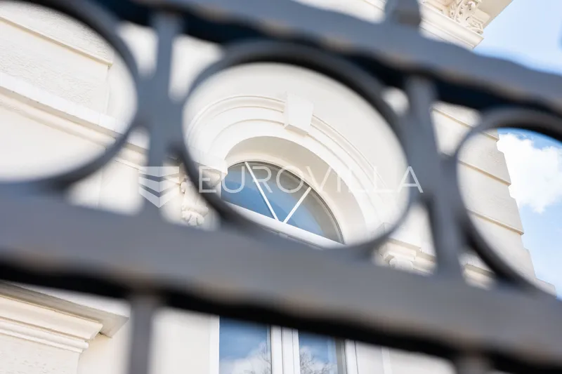 Rijeka, Vukovarska ulica, ekskluzivna vila s tri garažna mjesta i pogledom na more 33