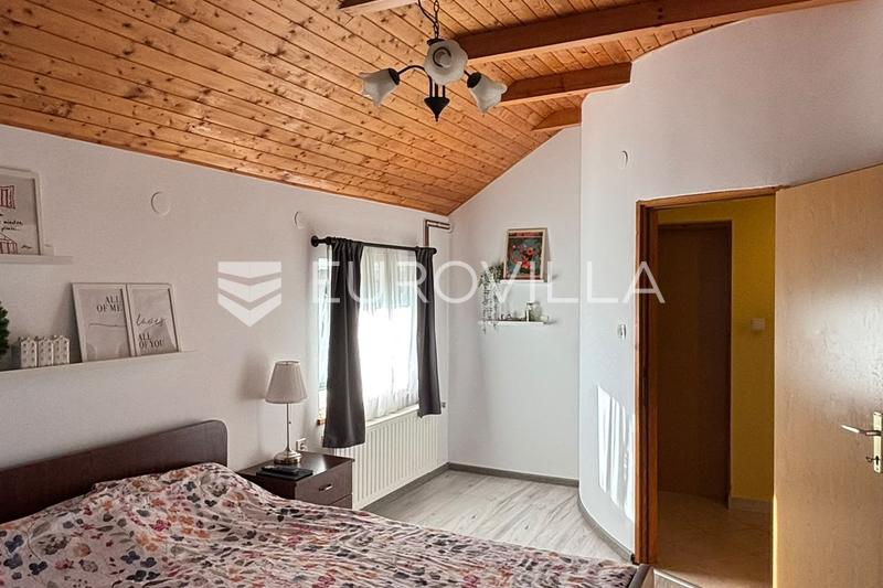 Obytný a komerční dům, Bartolovec - 9