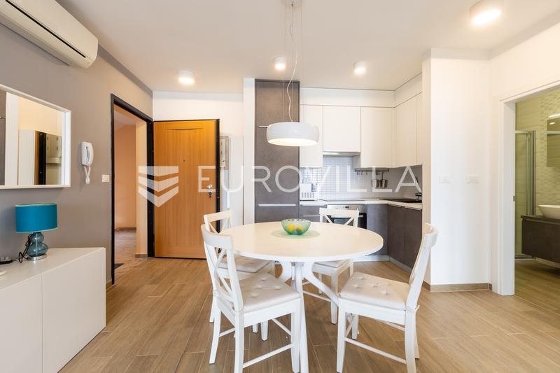 Istria, Pomer, apartamento de un dormitorio junto al puerto deportivo con terraza cubierta y una hermosa vista al mar - 7