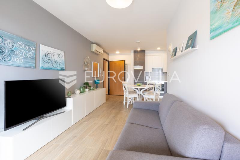 Istria, Pomer, apartamento de un dormitorio junto al puerto deportivo con terraza cubierta y una hermosa vista al mar - 3