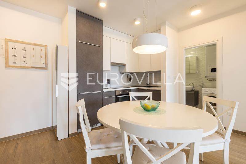 Istria, Pomer, apartamento de un dormitorio junto al puerto deportivo con terraza cubierta y una hermosa vista al mar - 9