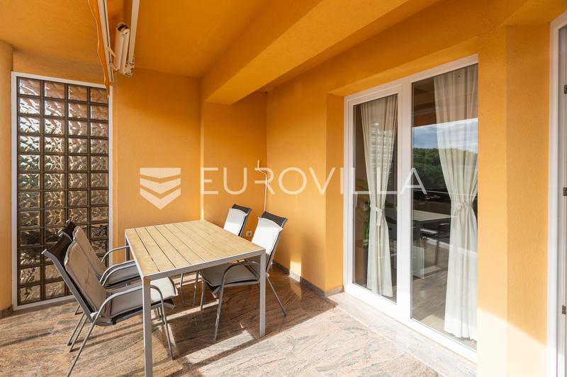 Istria, Pomer, apartamento de un dormitorio junto al puerto deportivo con terraza cubierta y una hermosa vista al mar - 18