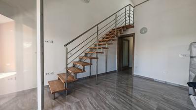 Rab, Banjol, két hálószobás apartman új építésű házban a tenger közelében, két szinten