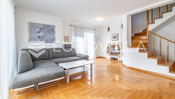 Zagreb, Šestine, casa duplex com 8 quartos, garagem e terraço na rua Kulmerska.
