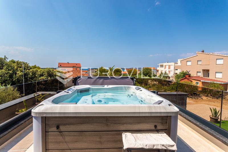 Brodarica, modern villa úszómedencével, 283,62 m² - 33