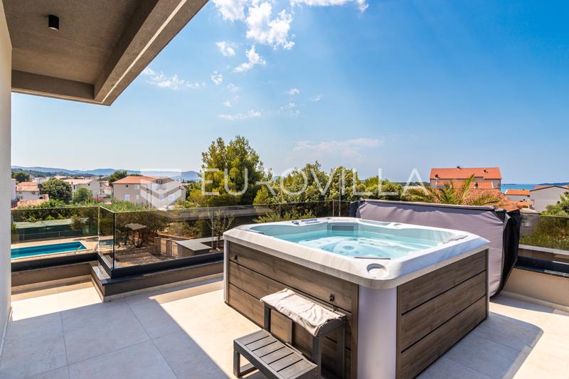 Brodarica, modern villa úszómedencével, 283,62 m² - 34