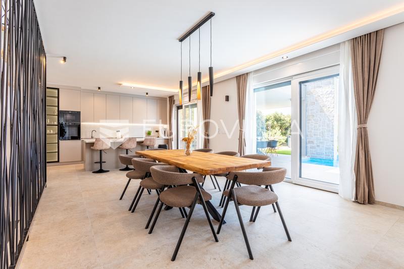 Brodarica, modern villa úszómedencével, 283,62 m² - 11