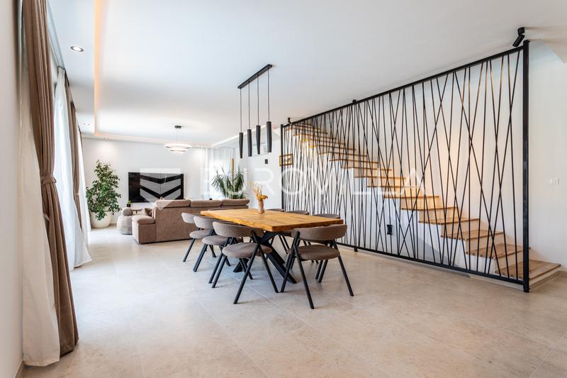 Brodarica, modern villa úszómedencével, 283,62 m² - 6