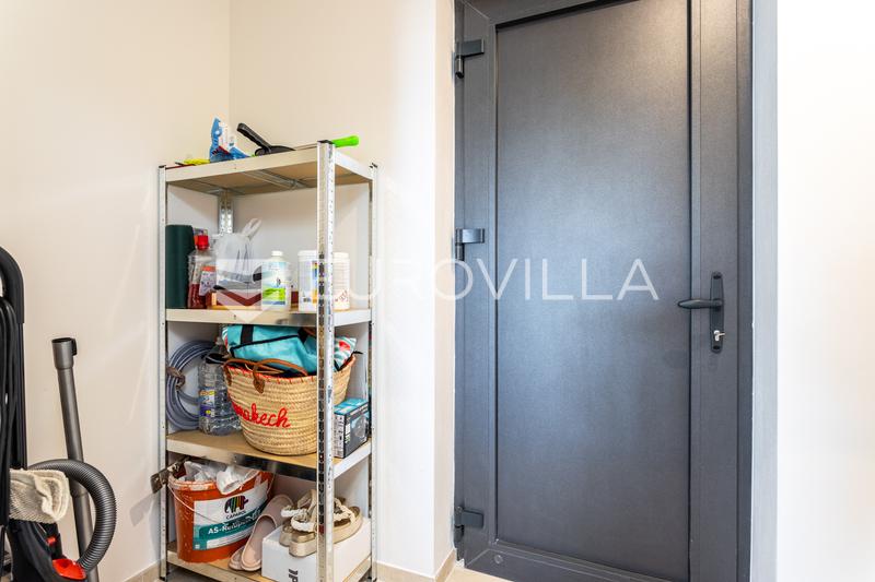 Brodarica, modern villa úszómedencével, 283,62 m² - 40