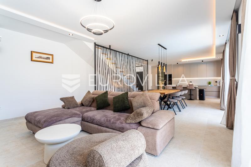 Brodarica, modern villa úszómedencével, 283,62 m² - 10