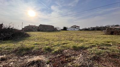 Marčana, Loborika - 501 m² rakennustontti erinomaisella paikalla tien varrella