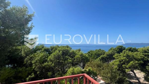 Tucepi, Prémium Lakó-kereskedelmi Épület 50m-re a Strandtól, Kiváló Befektetés