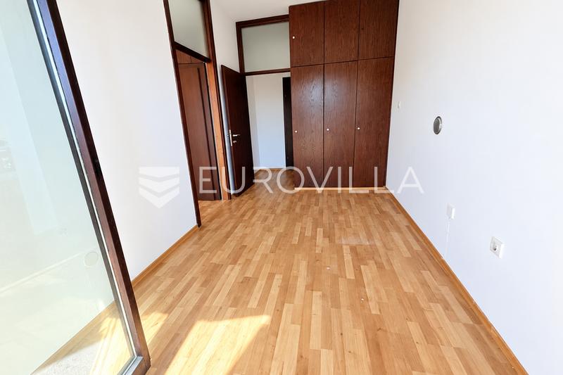 Krk, Mesto Krk, ZA NAJEM, center mesta, poslovni prostor 150 m², vrt - 7