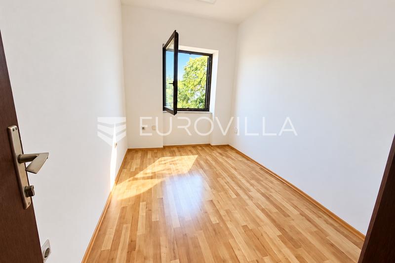 Krk, Mesto Krk, ZA NAJEM, center mesta, poslovni prostor 150 m², vrt - 13