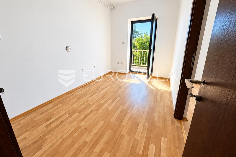Krk, Mesto Krk, ZA NAJEM, center mesta, poslovni prostor 150 m², vrt - 6