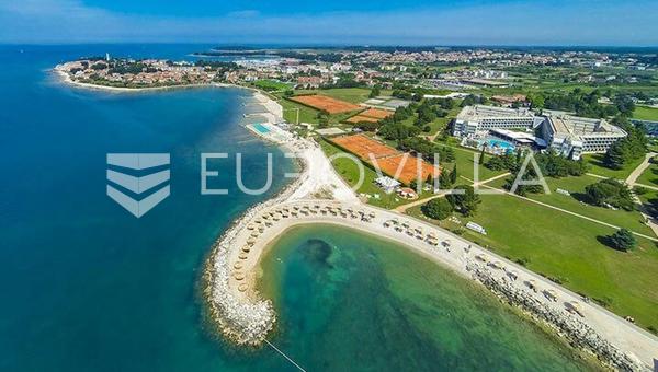 Isztria, Novigrad - Befektetési lehetőség: 3167 m² terület 800 m-re a tengertől