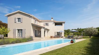 Istrien, Višnjan - Moderne Villa mit Swimmingpool und Panoramablick auf das Meer