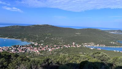 Zadar, otok Ist, građevinsko zemljište prvi red uz more