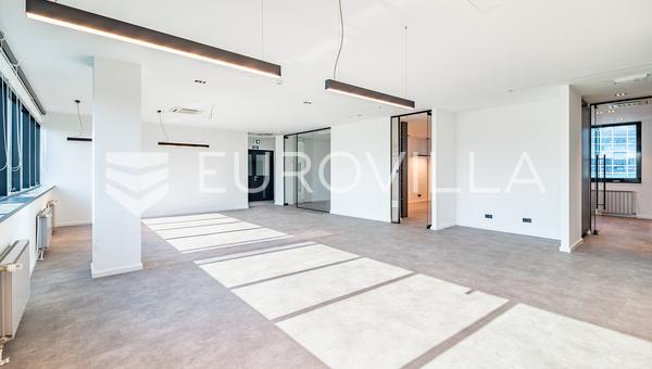 Zagreb, Radnicka, bir ofis binasının 3. katında 496,80 m² modern ofis alanı