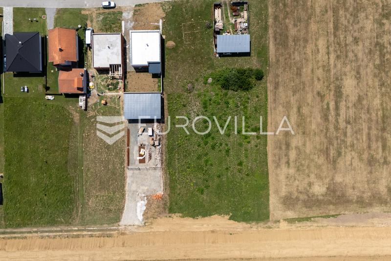 Urbanizált telek, Kolonija - 3