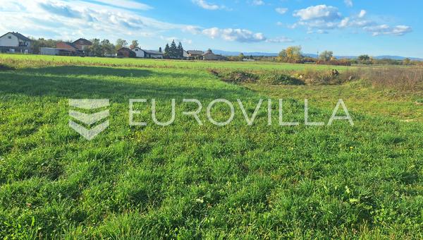 Karlovac, Vodostaj, terrain à bâtir de 2 300 m² avec un projet pour une maison de 160 m²