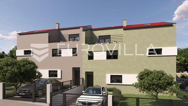 Istria, Porečin alue - Kaksikerroksinen huoneisto omalla puutarhalla ja kahdella pysäköintipaikalla