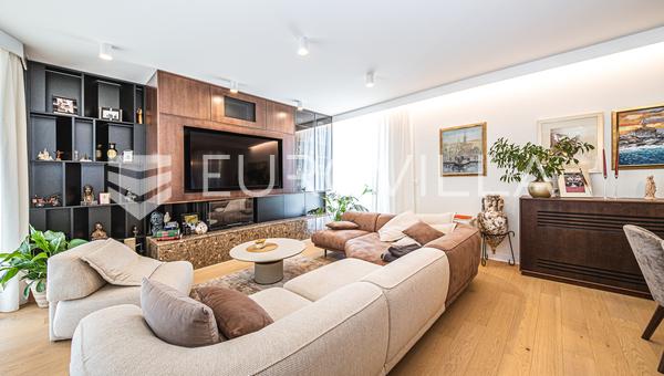 Zagreb, Zelengaj, trosobni luksuzni stan u urabnoj vili, 200 m²