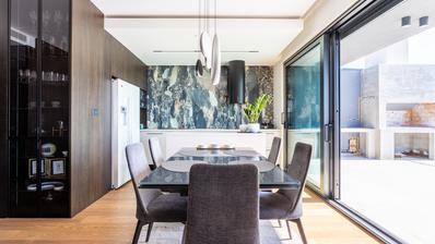 Split, Žnjan, luksuzan trosoban penthouse s otvorenim pogledom na more, parking, jacuzzi