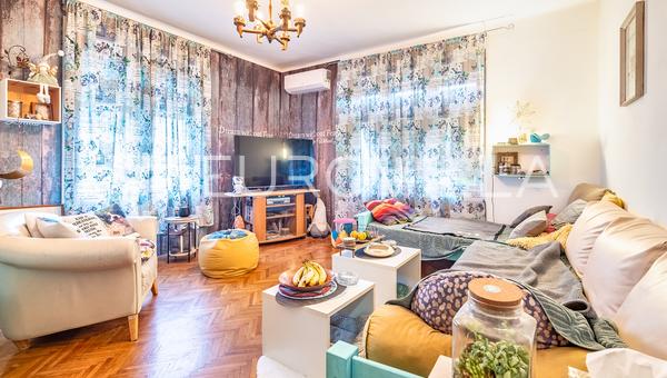 Zagreb, Pantovcak, 92,50 m²'lik daire, zemin katta, konut binasında, tadilat için