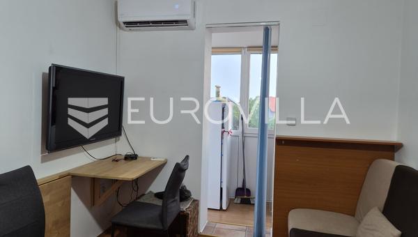Zagreb, Donja Dubrava, Trnava, garsonijera 18 m², drugi kat